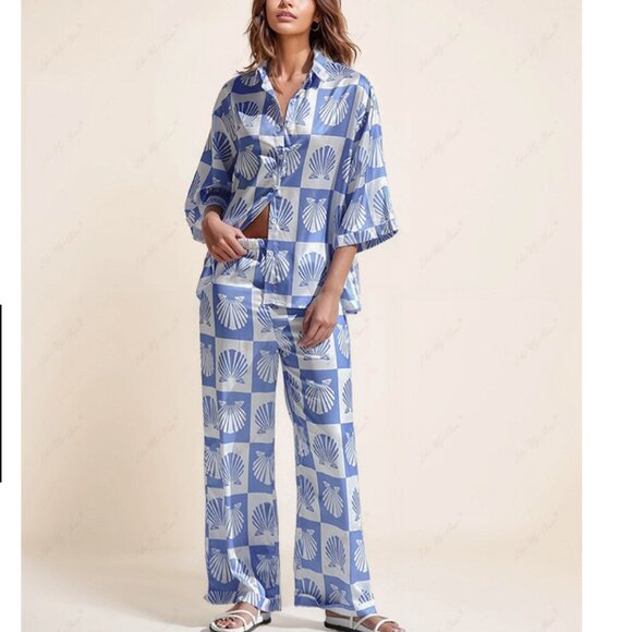 Satin Shell Print Wide Leg Set - Picture 2 of 5